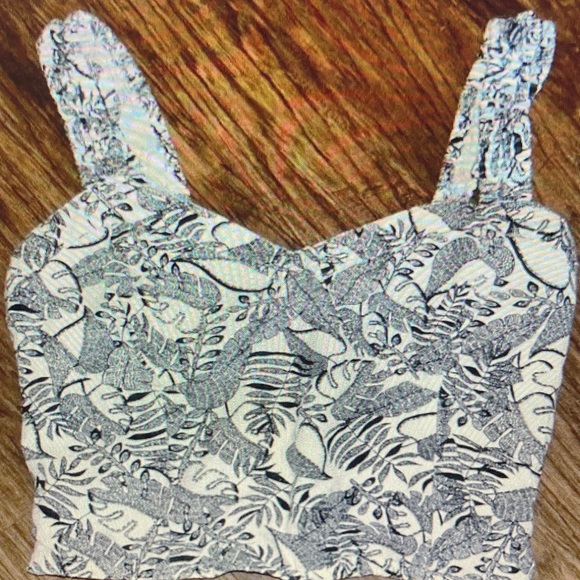 Japna Tops - Japna Black and White Leaf-Print Cropped Tank